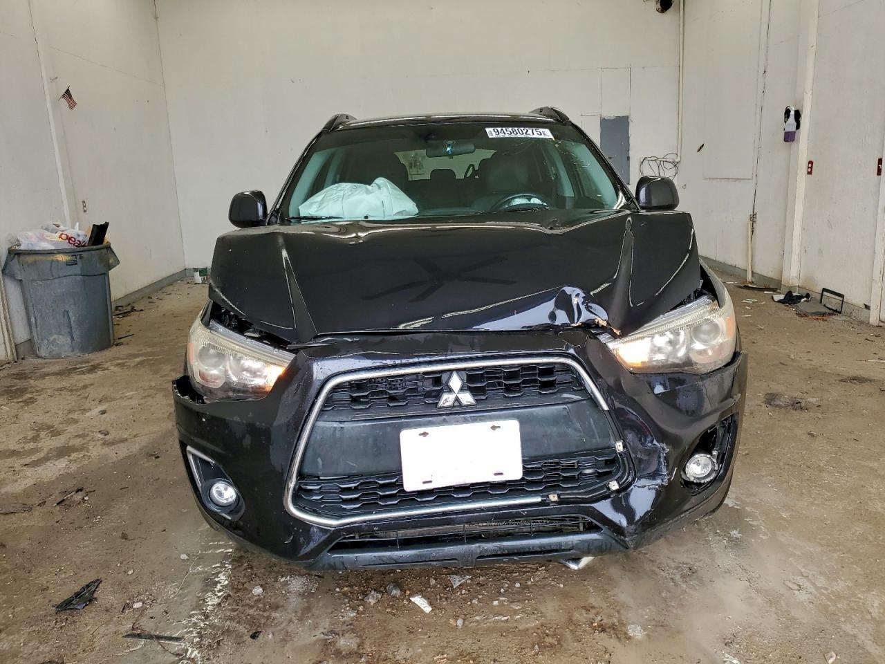 2013 Mitsubishi Outlander Sport Le - Image 5