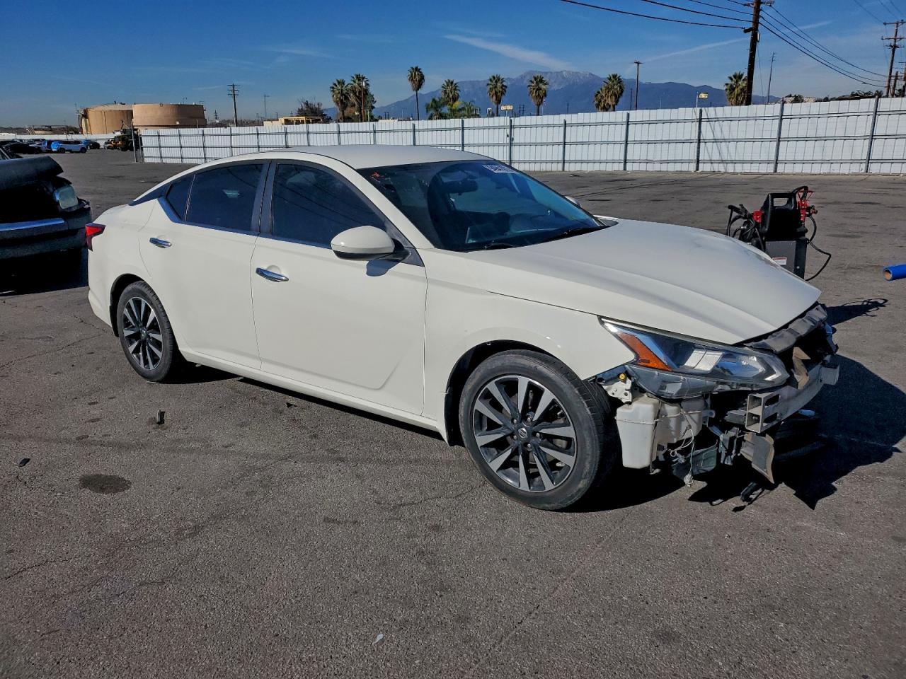 2019 Nissan Altima S - Image 4