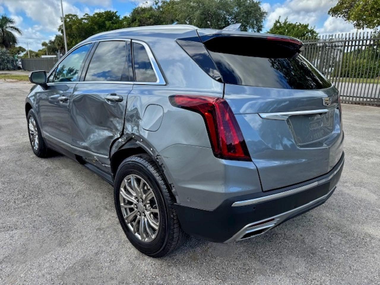 2020 Cadillac Xt5 Premium Luxury - Image 2