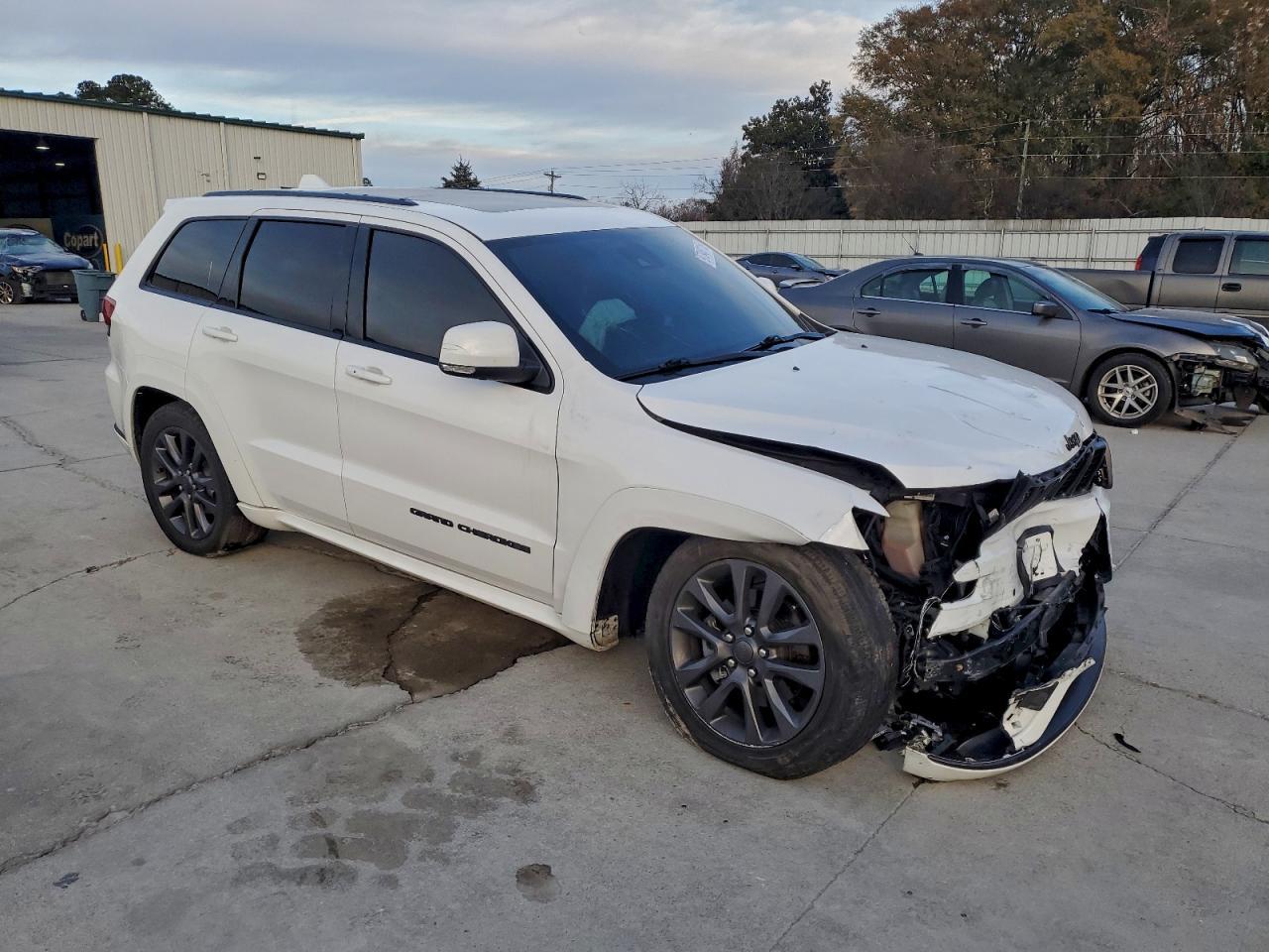 2018 Jeep Grand Cherokee Overland - Image 4