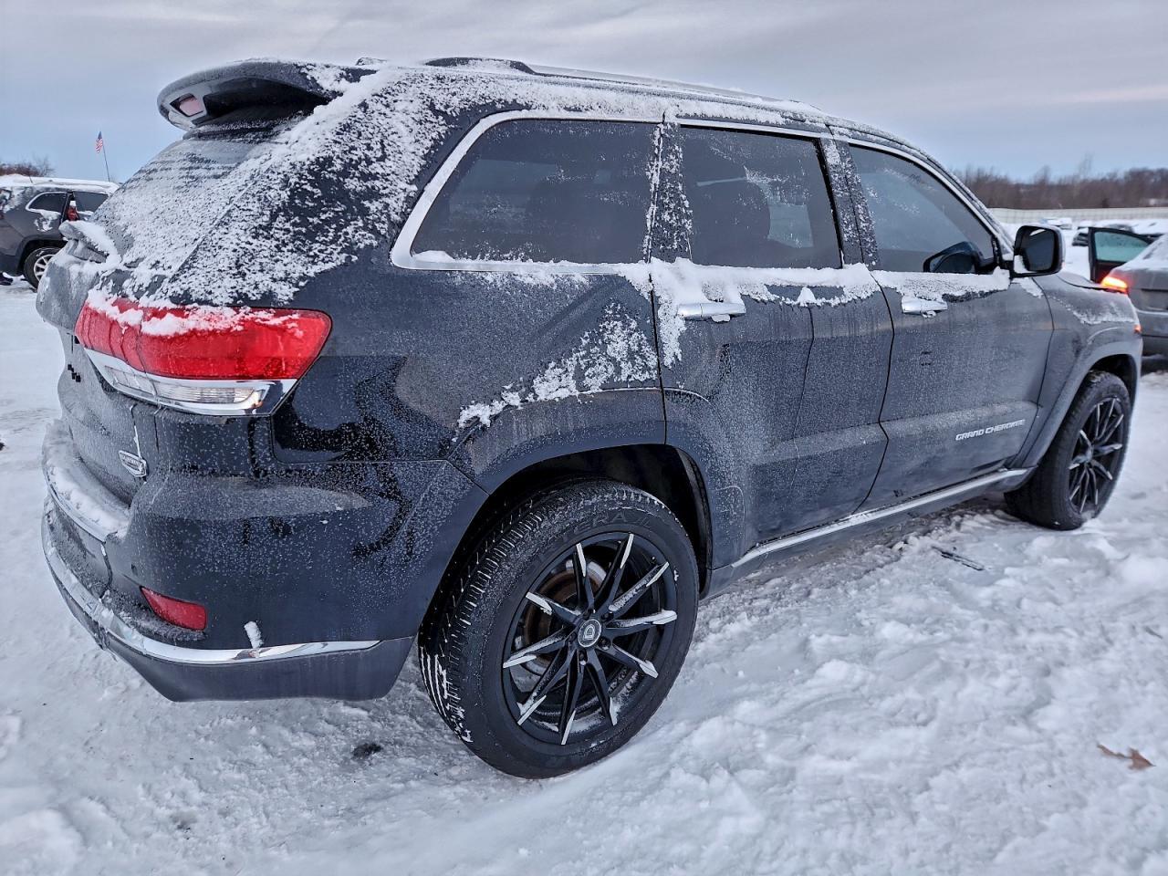 2014 Jeep Grand Cherokee Summit - Image 3