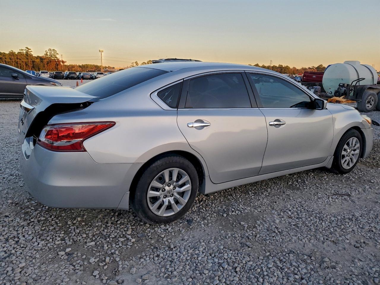 2013 Nissan Altima 2.5 - Image 3