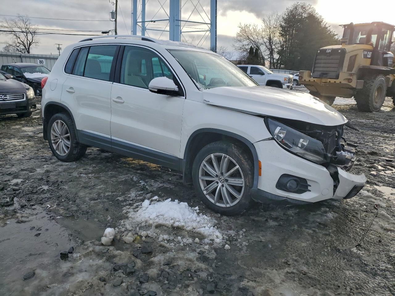 2013 Volkswagen Tiguan S - Фото 4