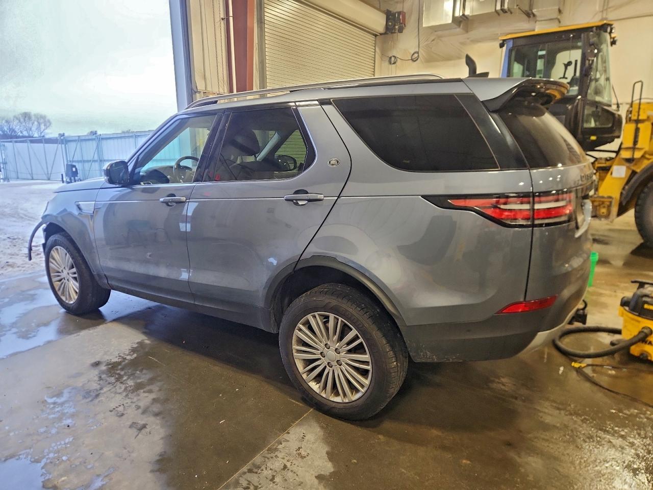 2020 Land Rover Discovery Hse - Image 2