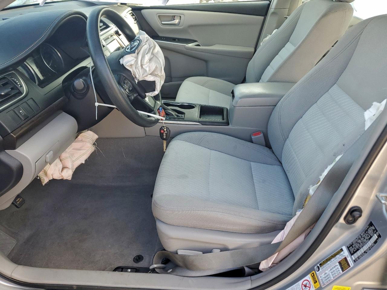 2016 Toyota Camry Le - Фото 7