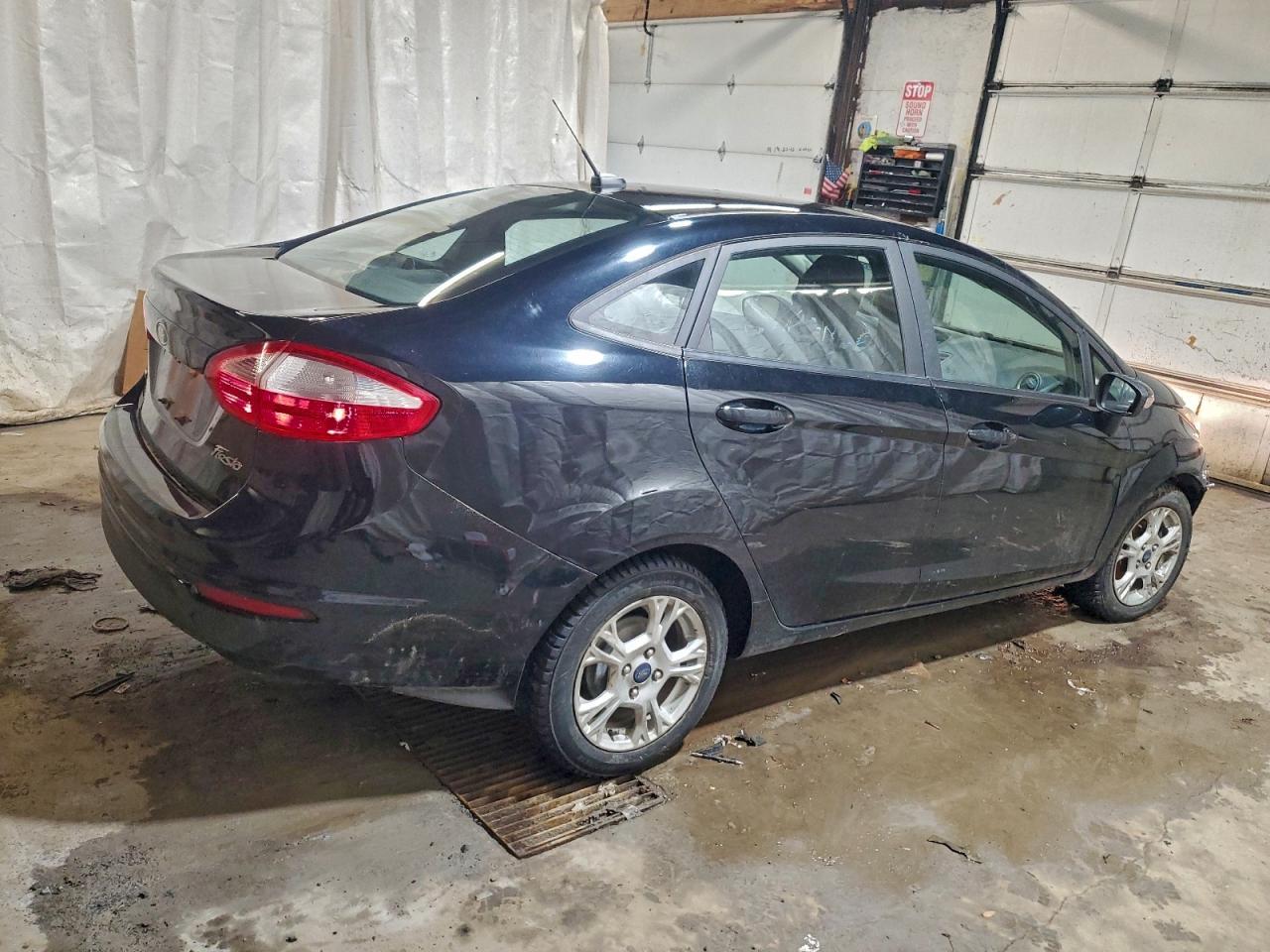 2016 Ford Fiesta Se - Image 3