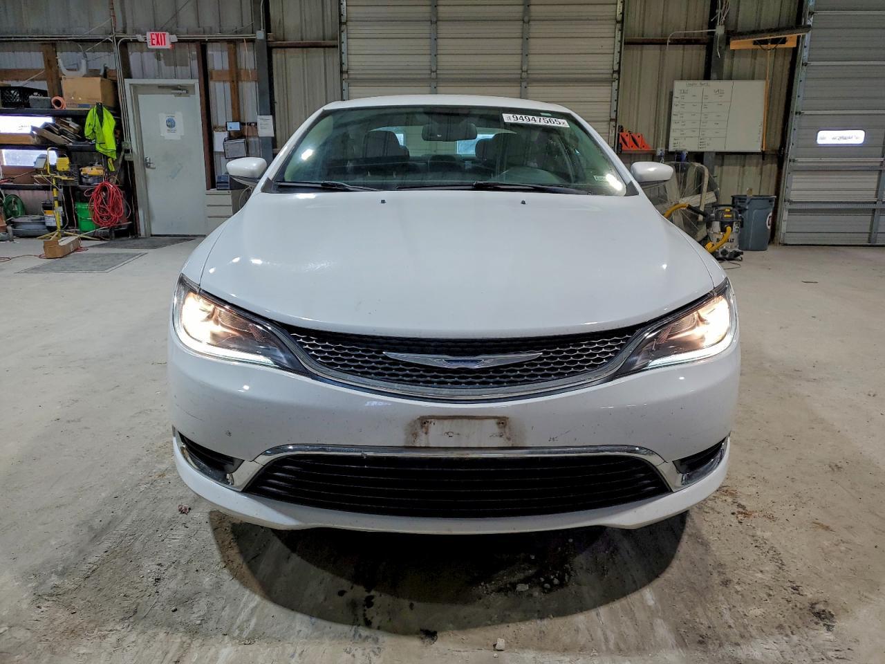 2015 Chrysler 200 Limited - Фото 5