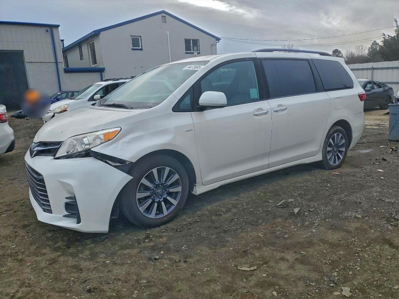 2019 Toyota Sienna Xle