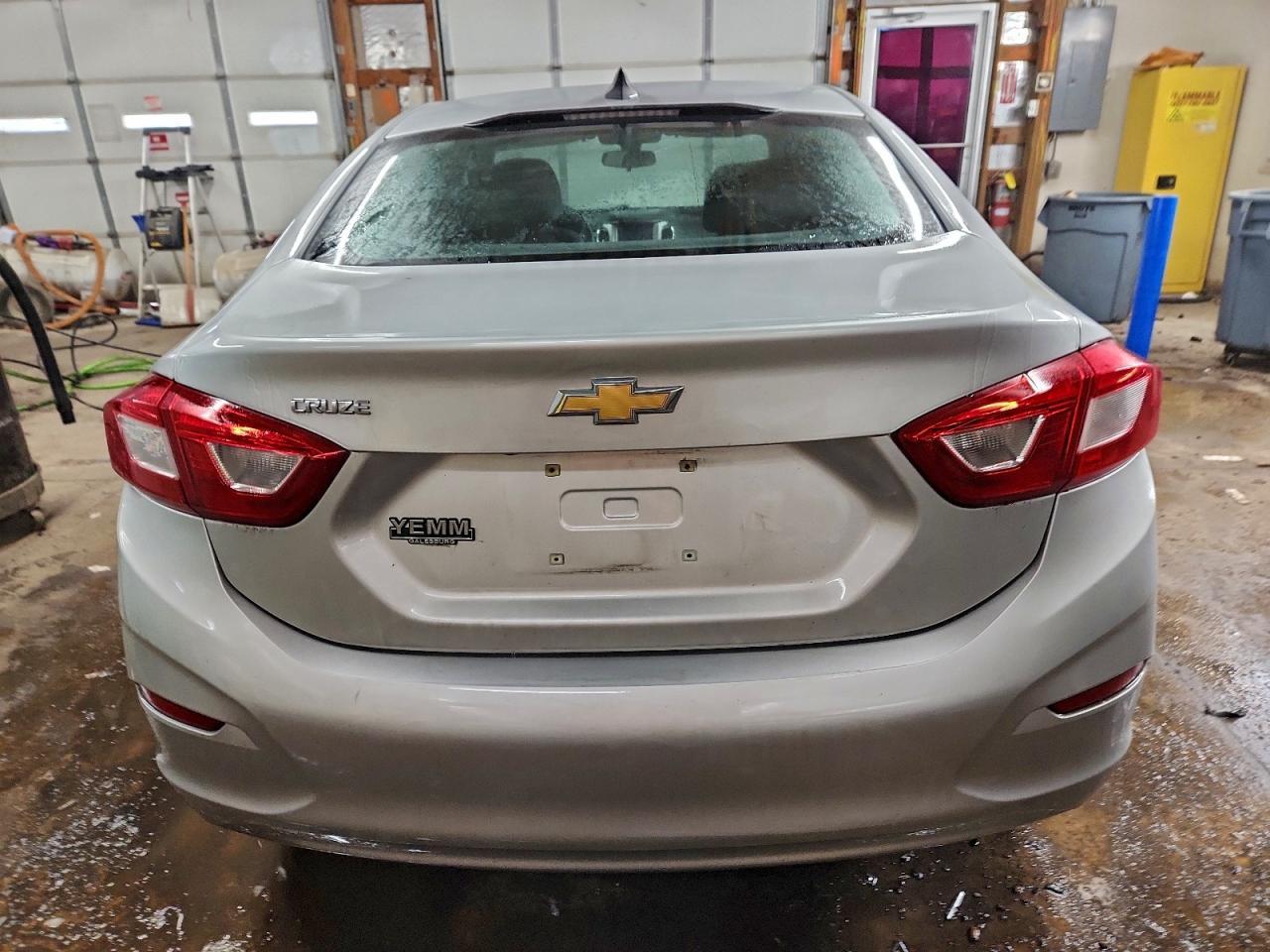 2017 Chevrolet Cruze Ls - Image 6