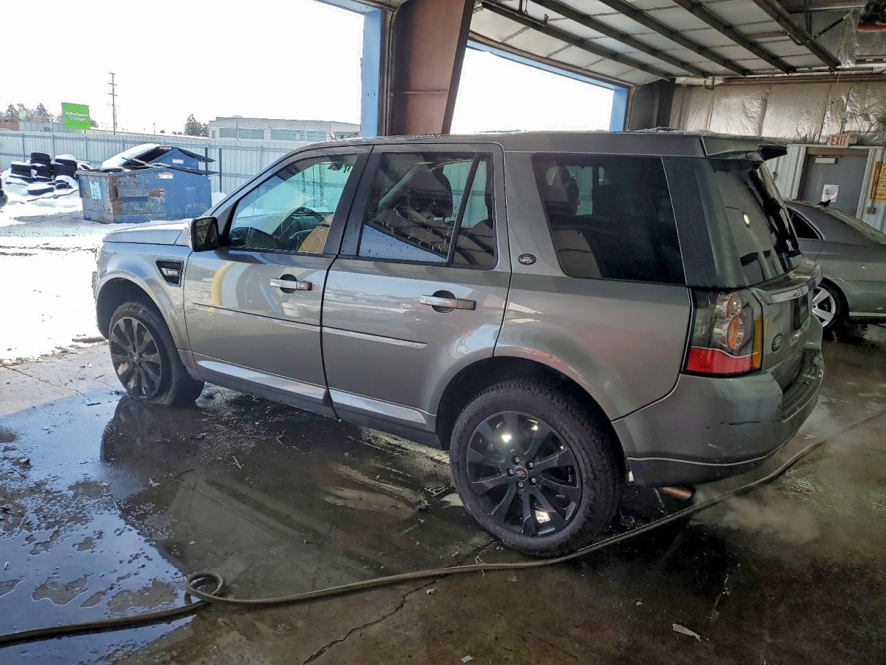 2015 Land Rover Lr2 Se - Image 2