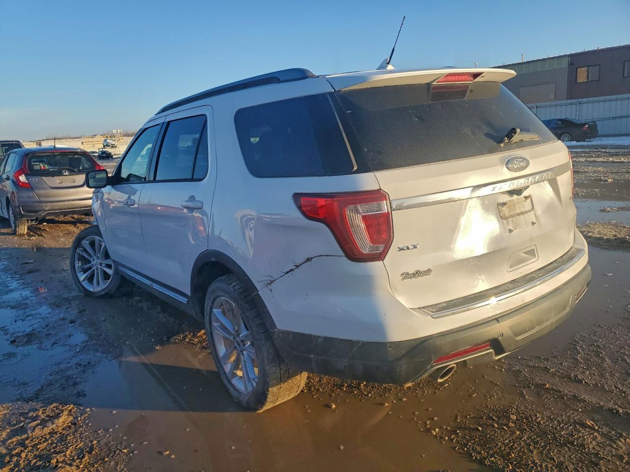 2018 Ford Explorer Xlt - Image 2