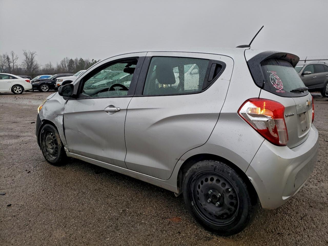 2017 Chevrolet Spark Ls - Фото 2