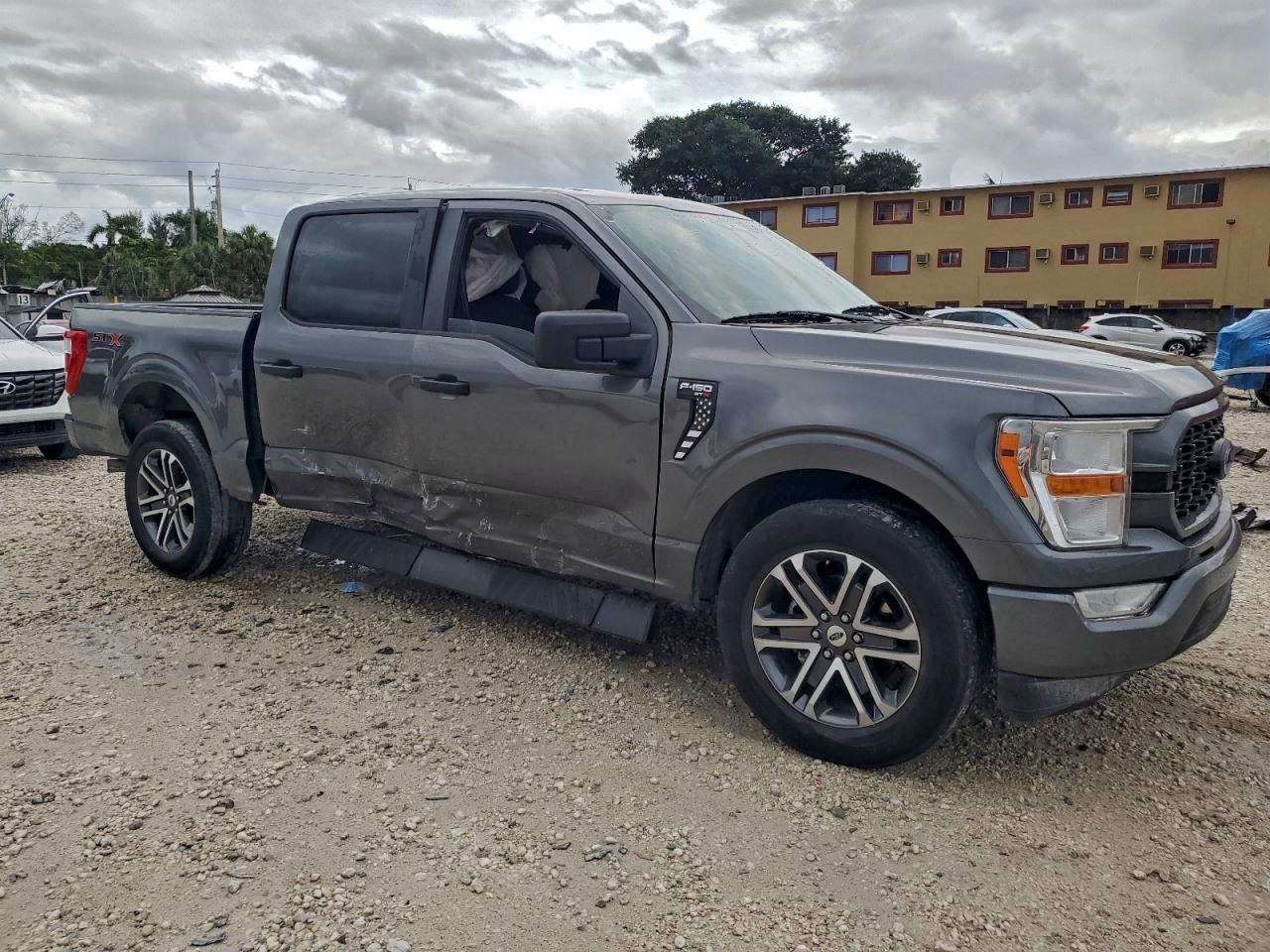2022 Ford F150 Supercrew - Image 4