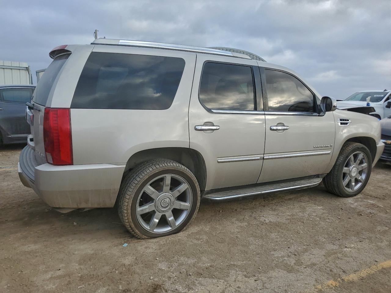 2007 Cadillac Escalade Luxury - Фото 3
