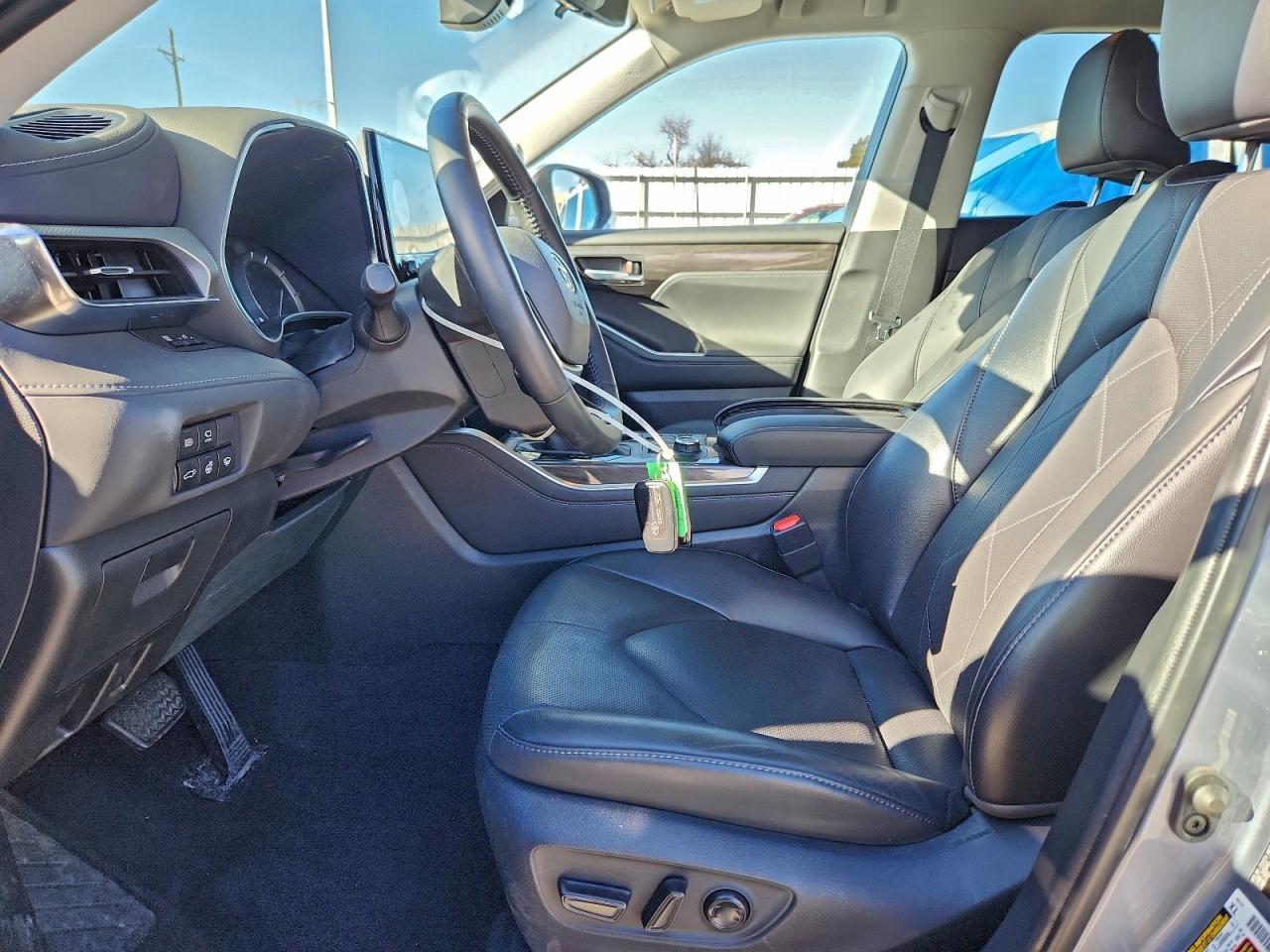 2022 Toyota Highlander Platinum - Фото 7