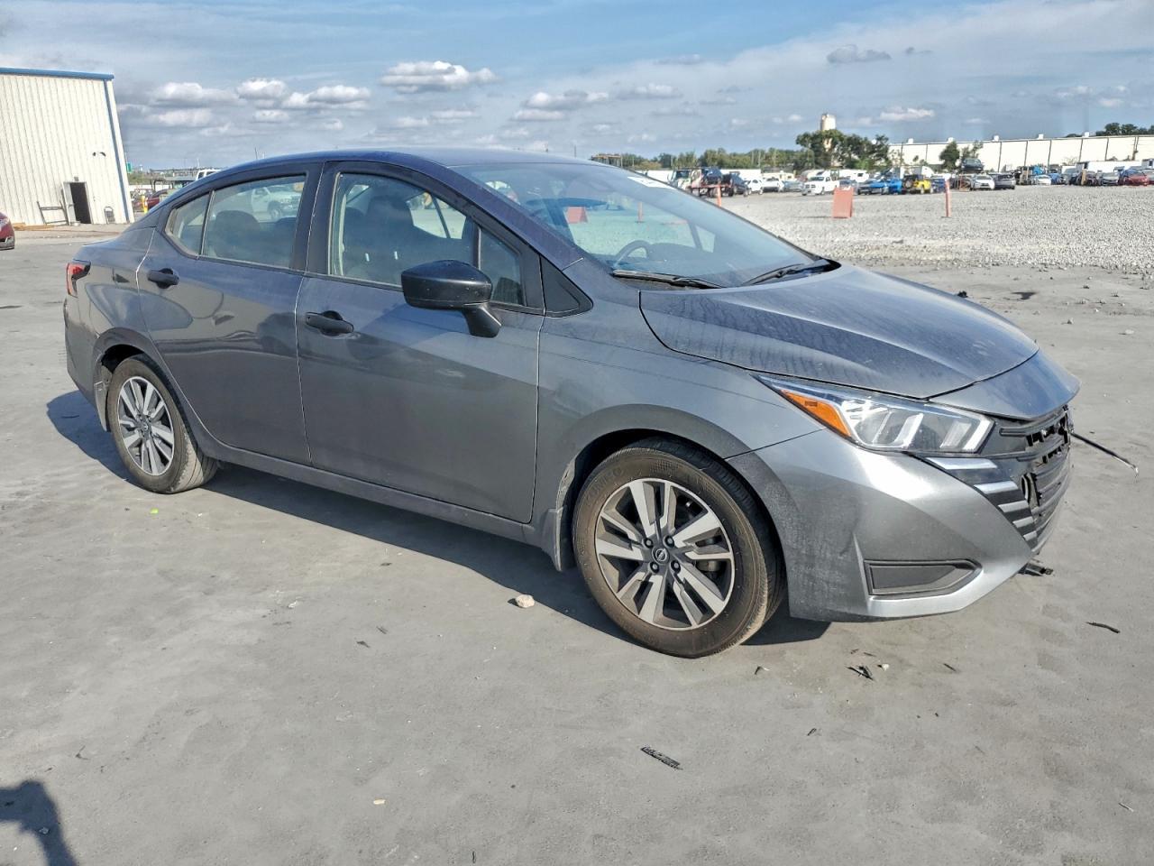 2024 Nissan Versa S - Фото 4