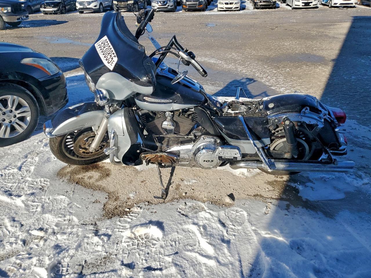 2012 Harley-Davidson Flhtk Electra Glide Ultra Limited - Фото 3