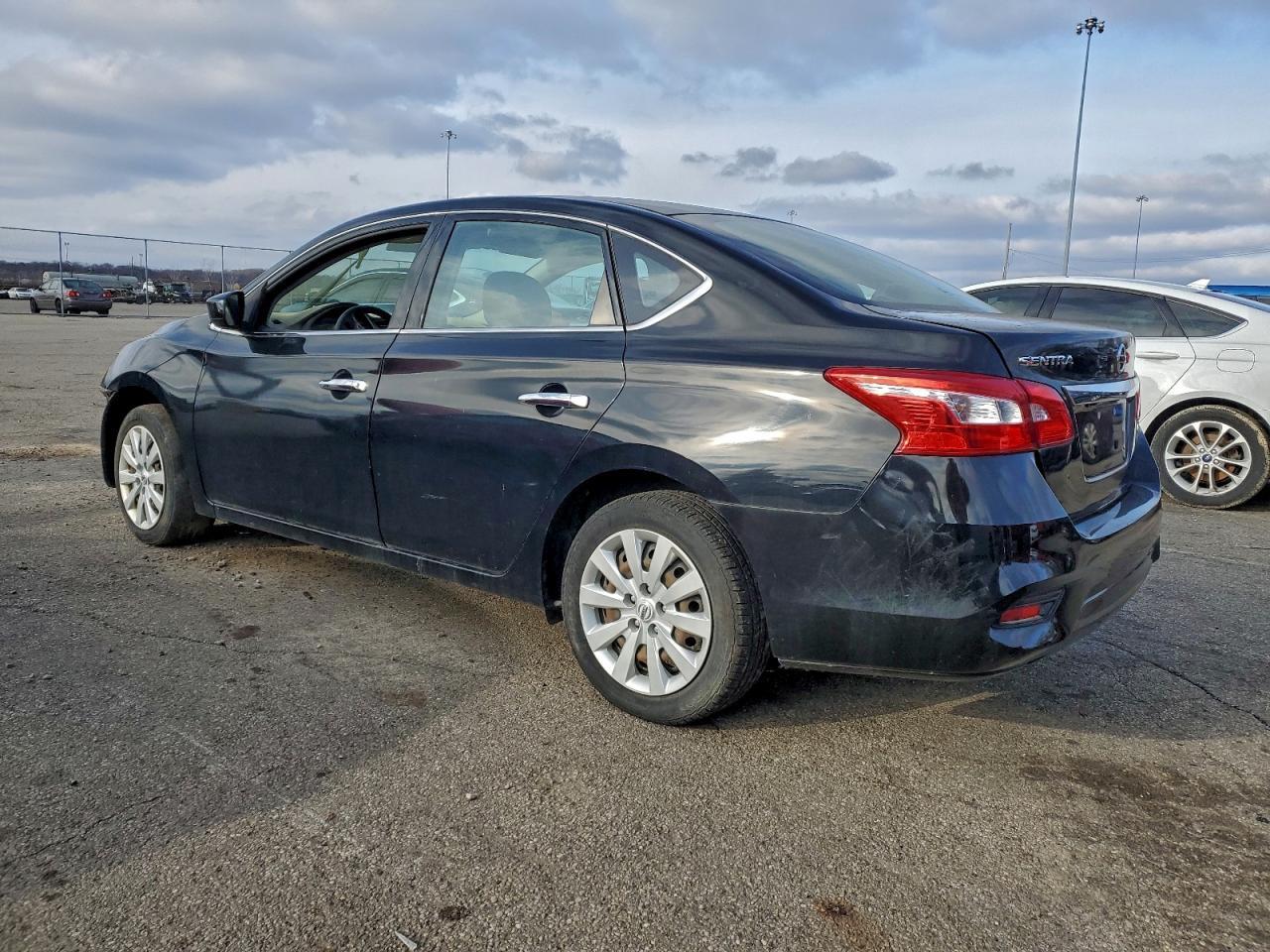2019 Nissan Sentra S - Фото 2