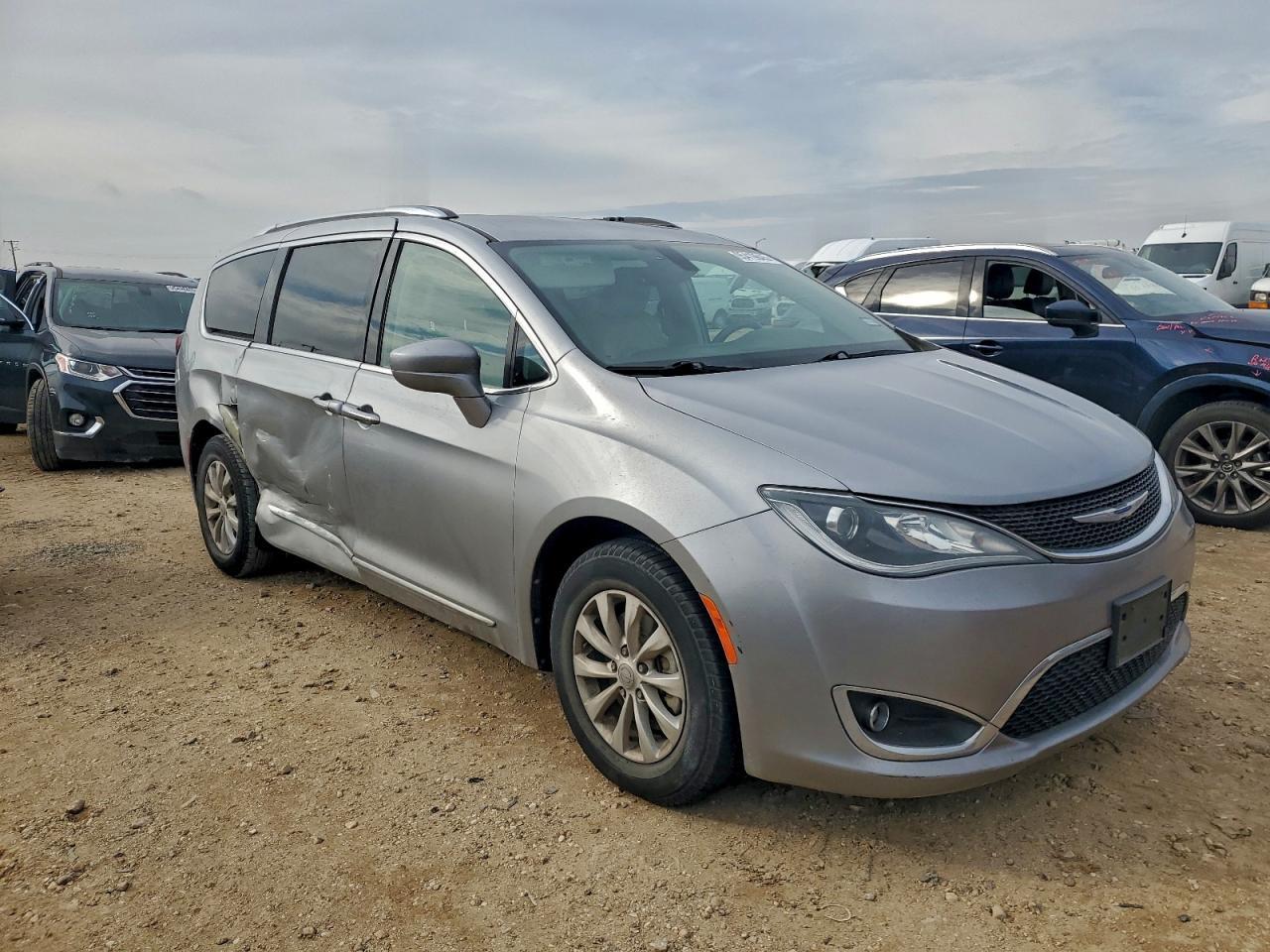 2019 Chrysler Pacifica Touring L - Фото 4