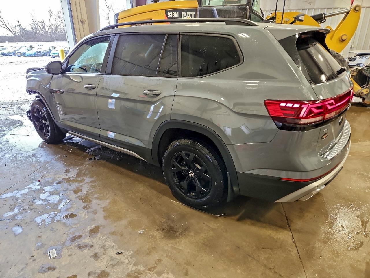 2024 Volkswagen Atlas Peak Edition Sel - Image 2