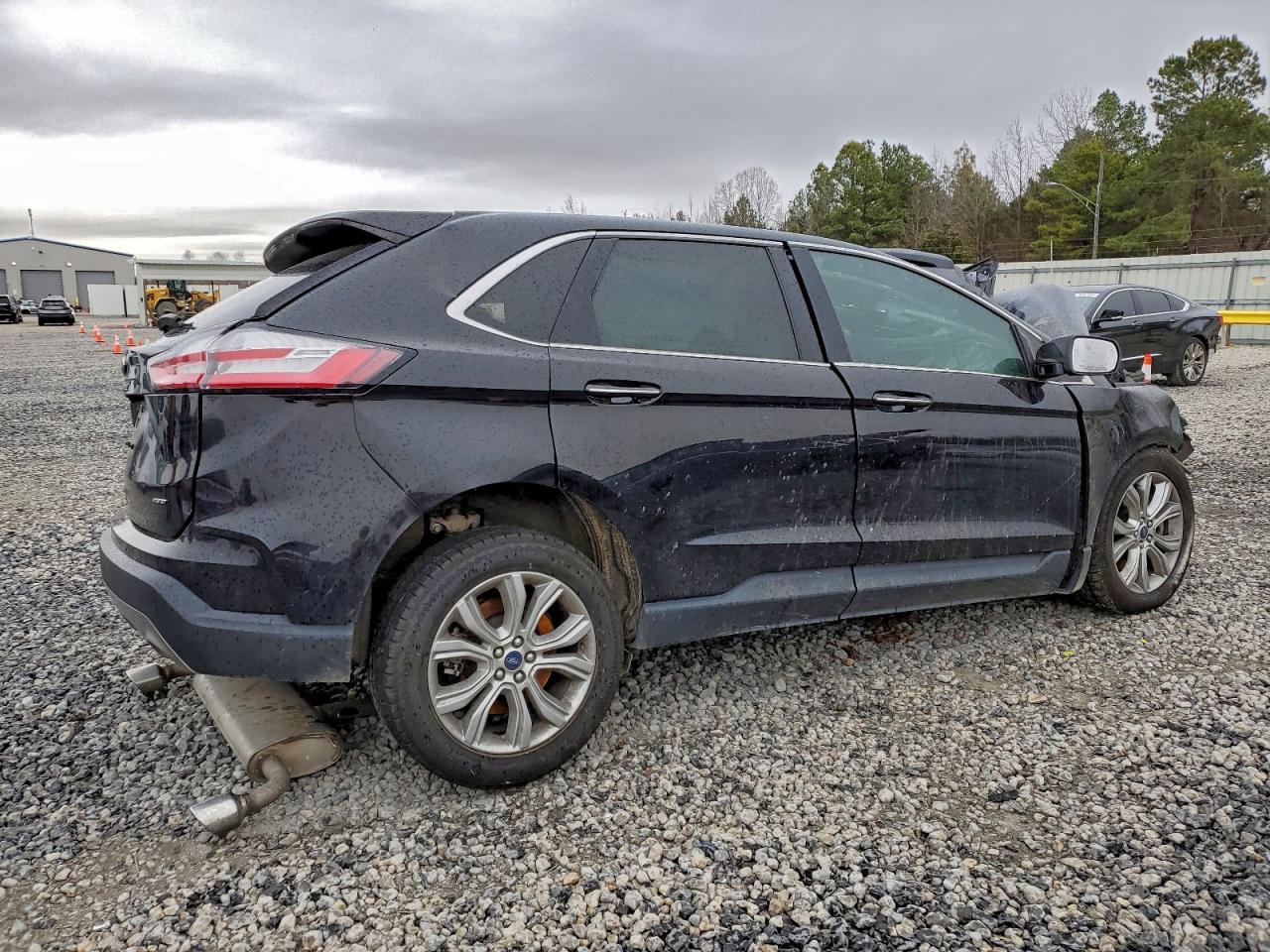 2022 Ford Edge Titanium - Image 3