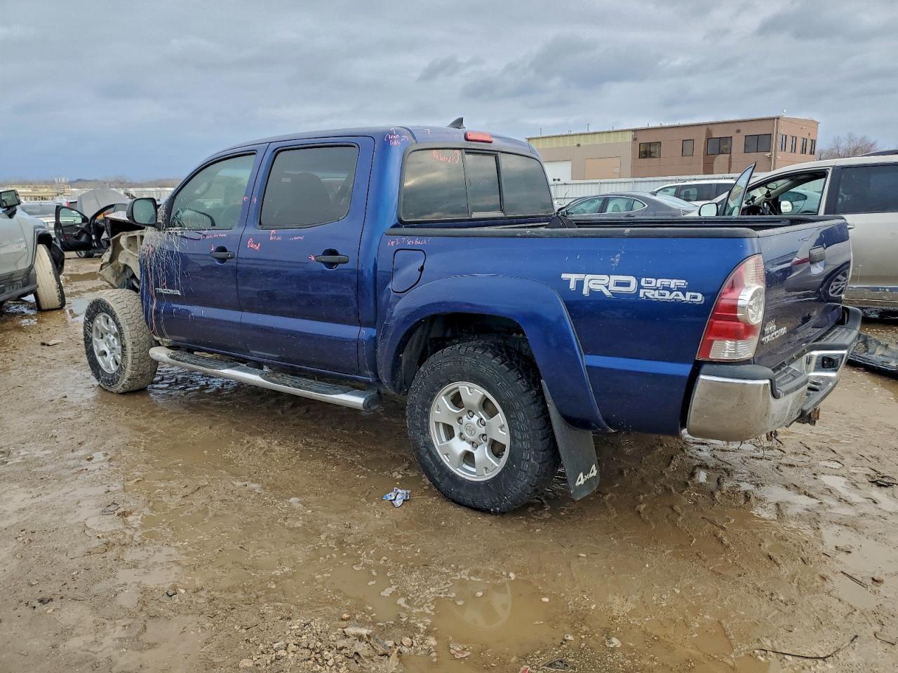2015 Toyota Tacoma - Image 2