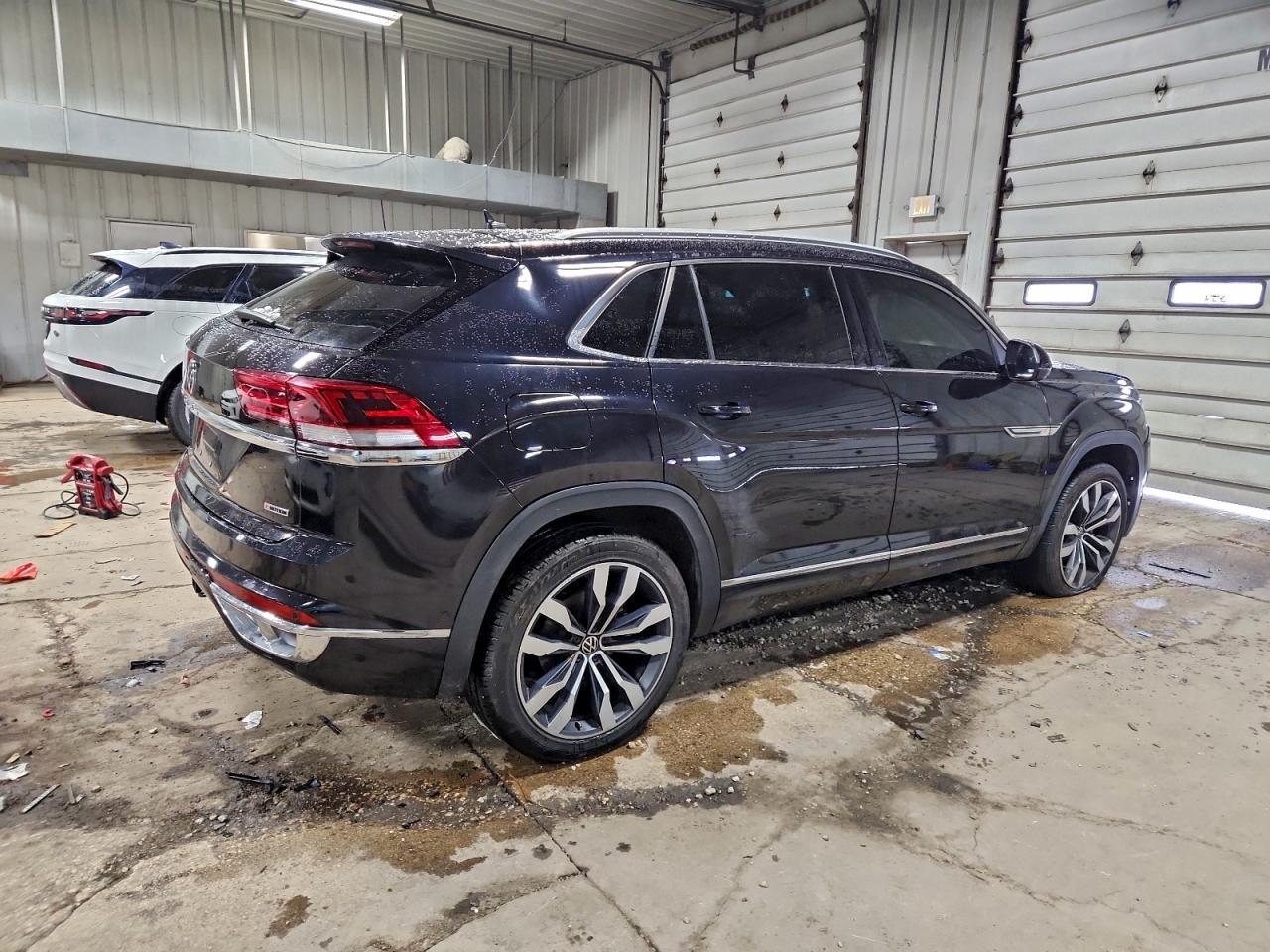 2020 Volkswagen Atlas Cross Sport Sel Premium R-Line - Фото 3