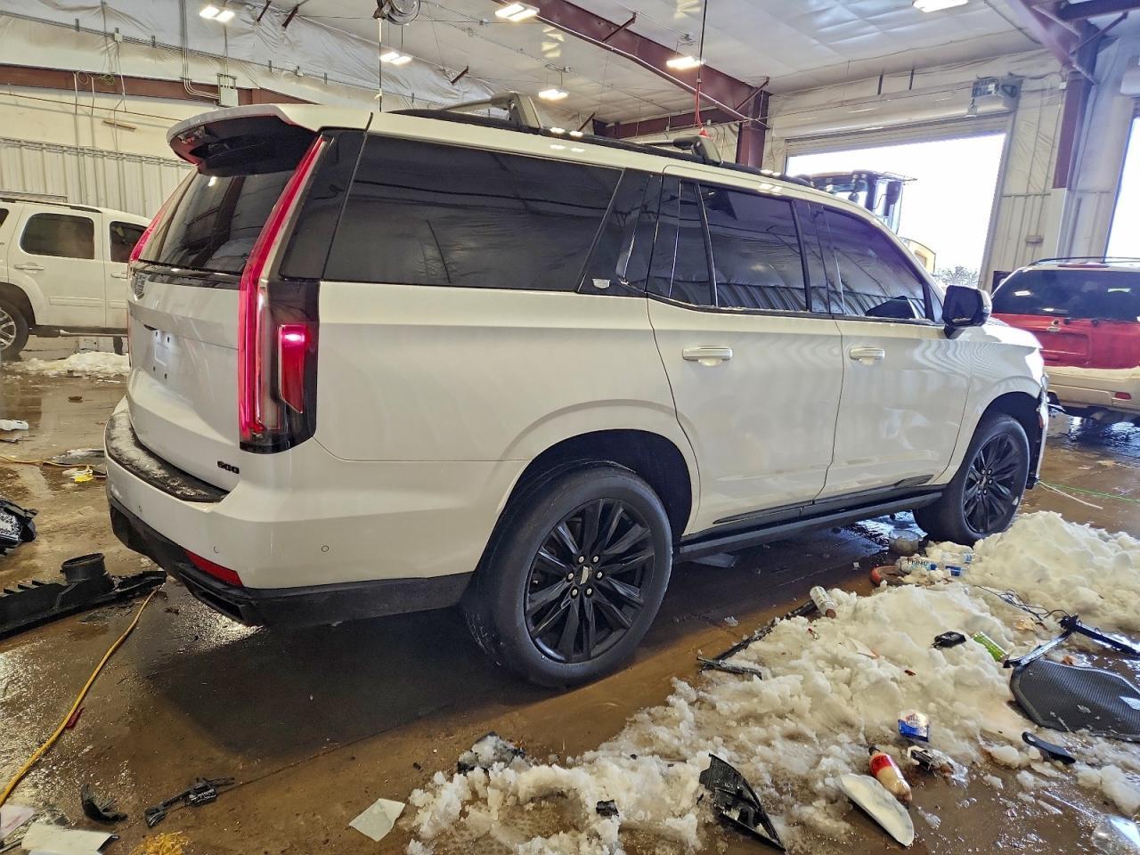 2021 Cadillac Escalade Sport Platinum - Image 3