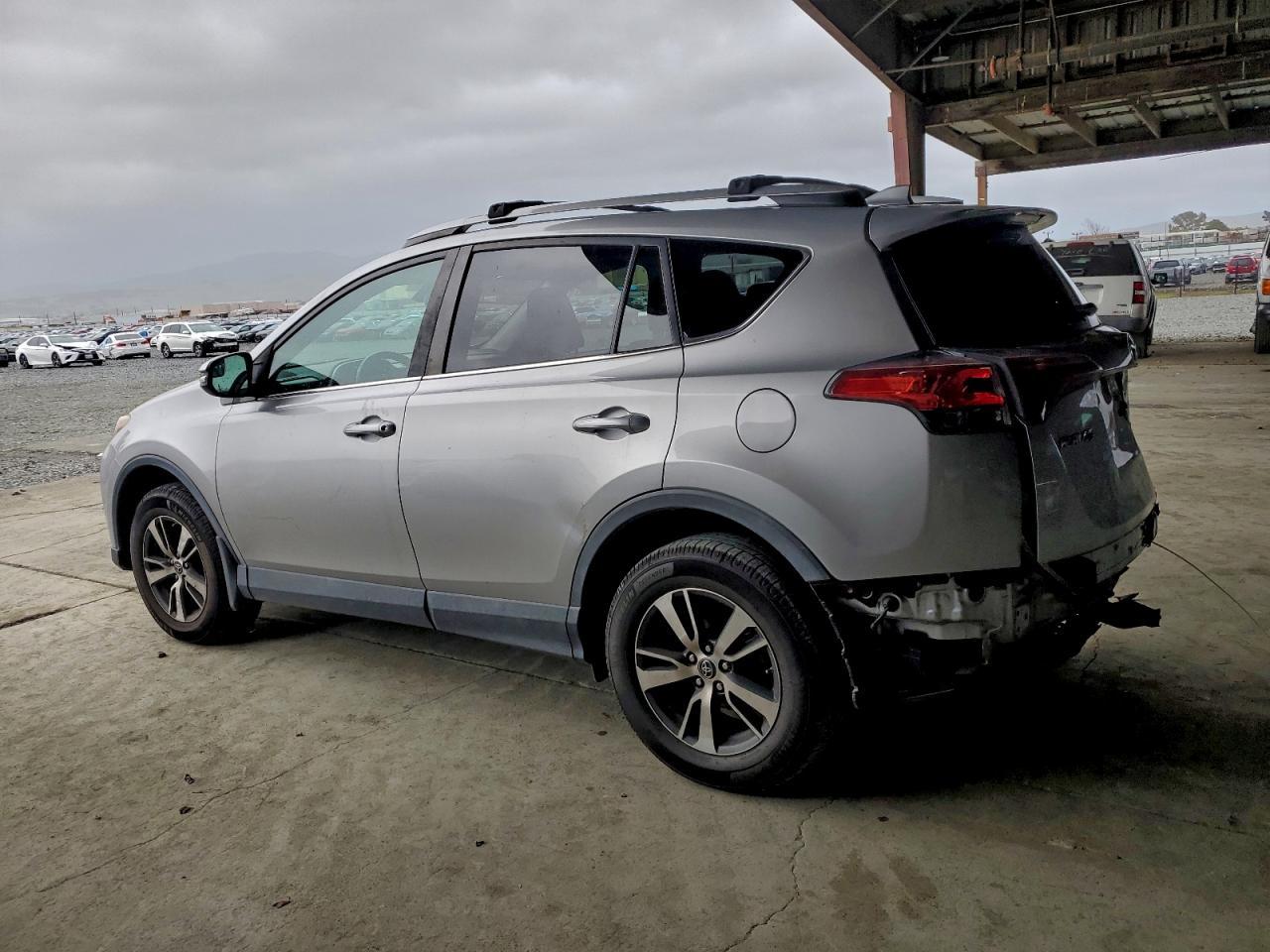 2017 Toyota Rav4 Xle - Фото 2
