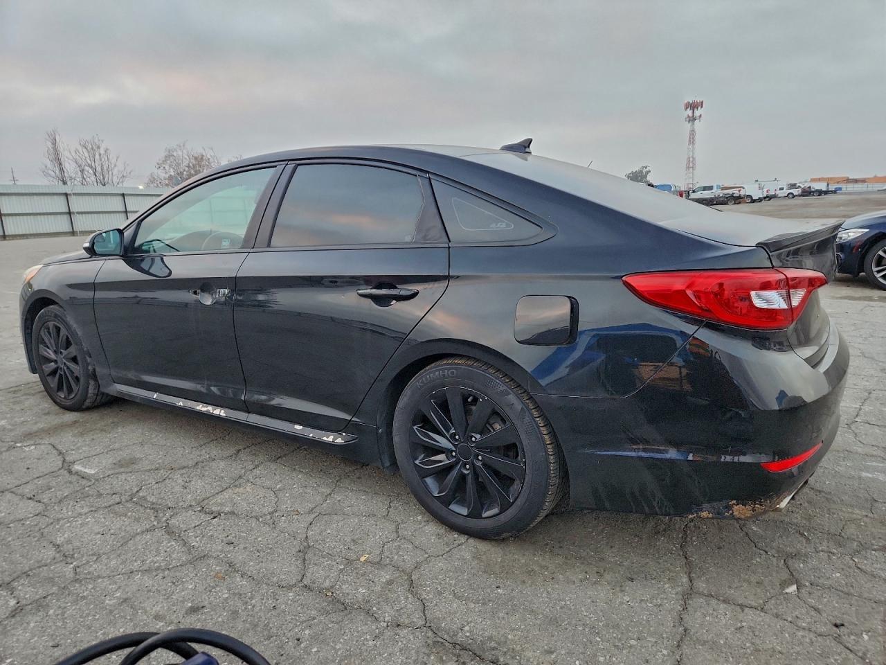2015 Hyundai Sonata Sport - Image 2