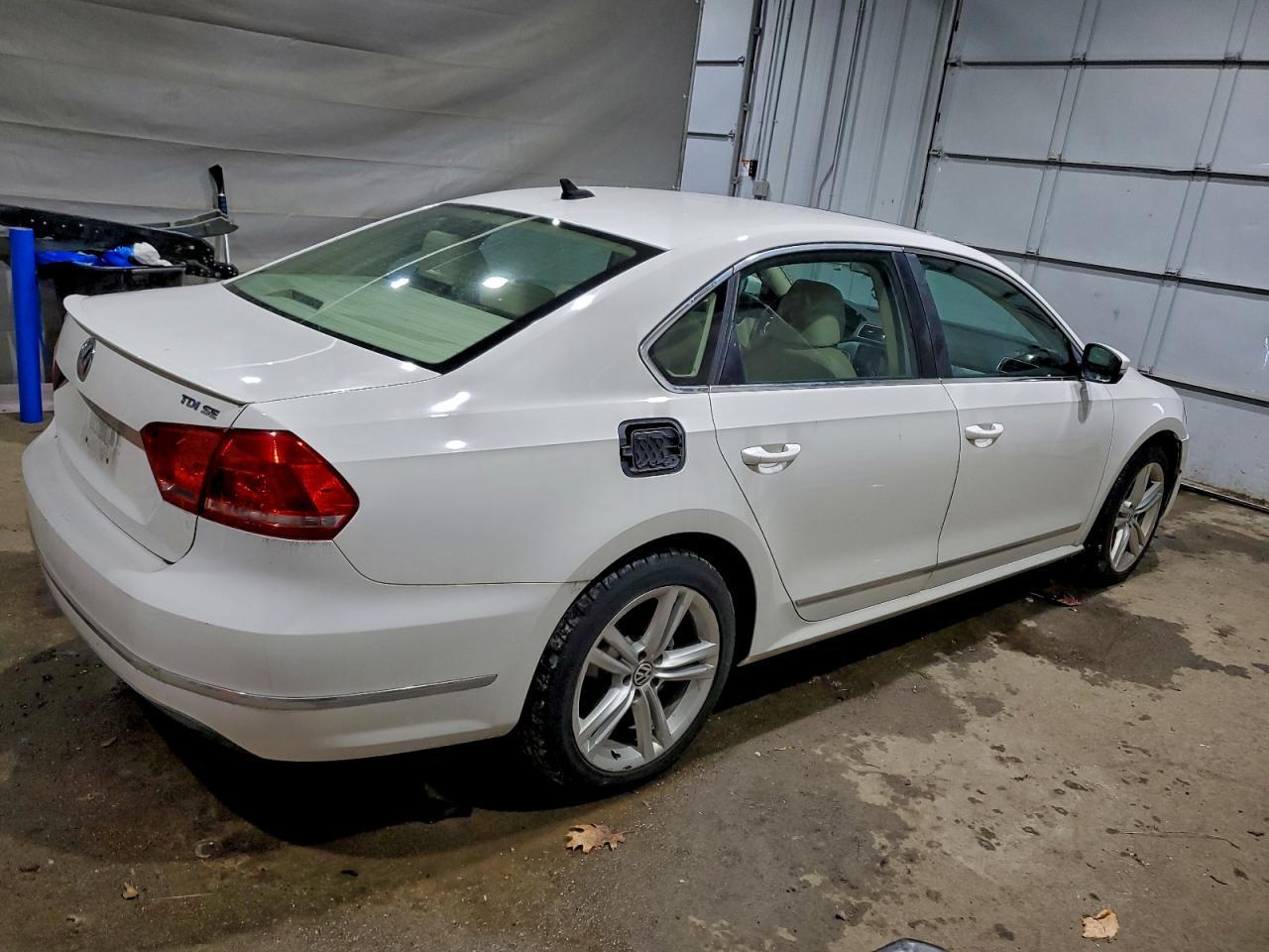 2013 Volkswagen Passat Se - Фото 3