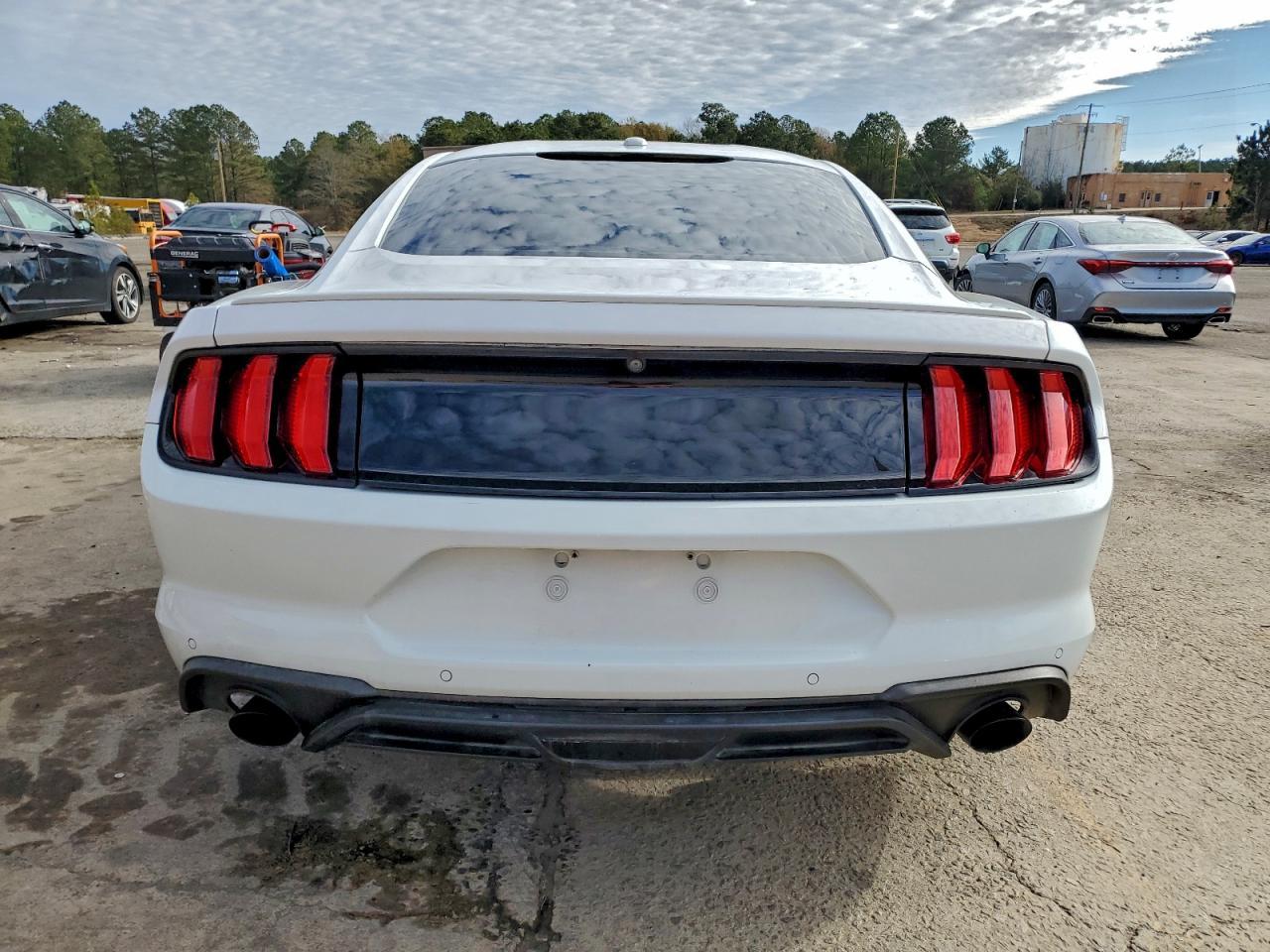 2019 Ford Mustang - Image 6