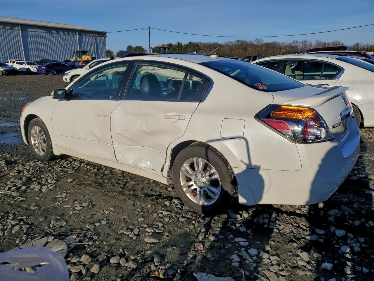 2012 Nissan Altima Base - Image 2