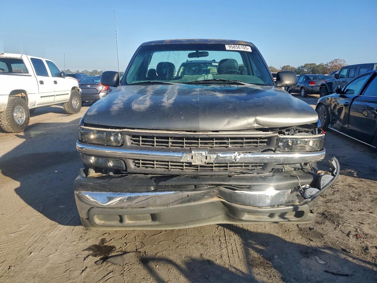 2000 Chevrolet Silverado C1500 - Image 5