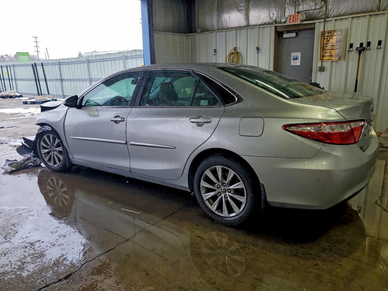 2017 Toyota Camry Le - Image 2