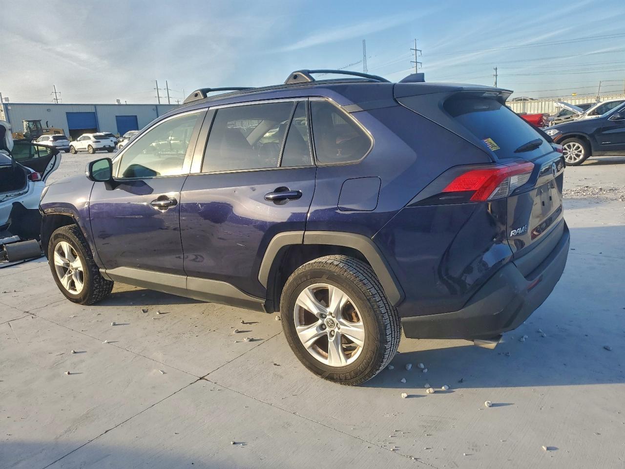 2019 Toyota Rav4 Xle - Image 2