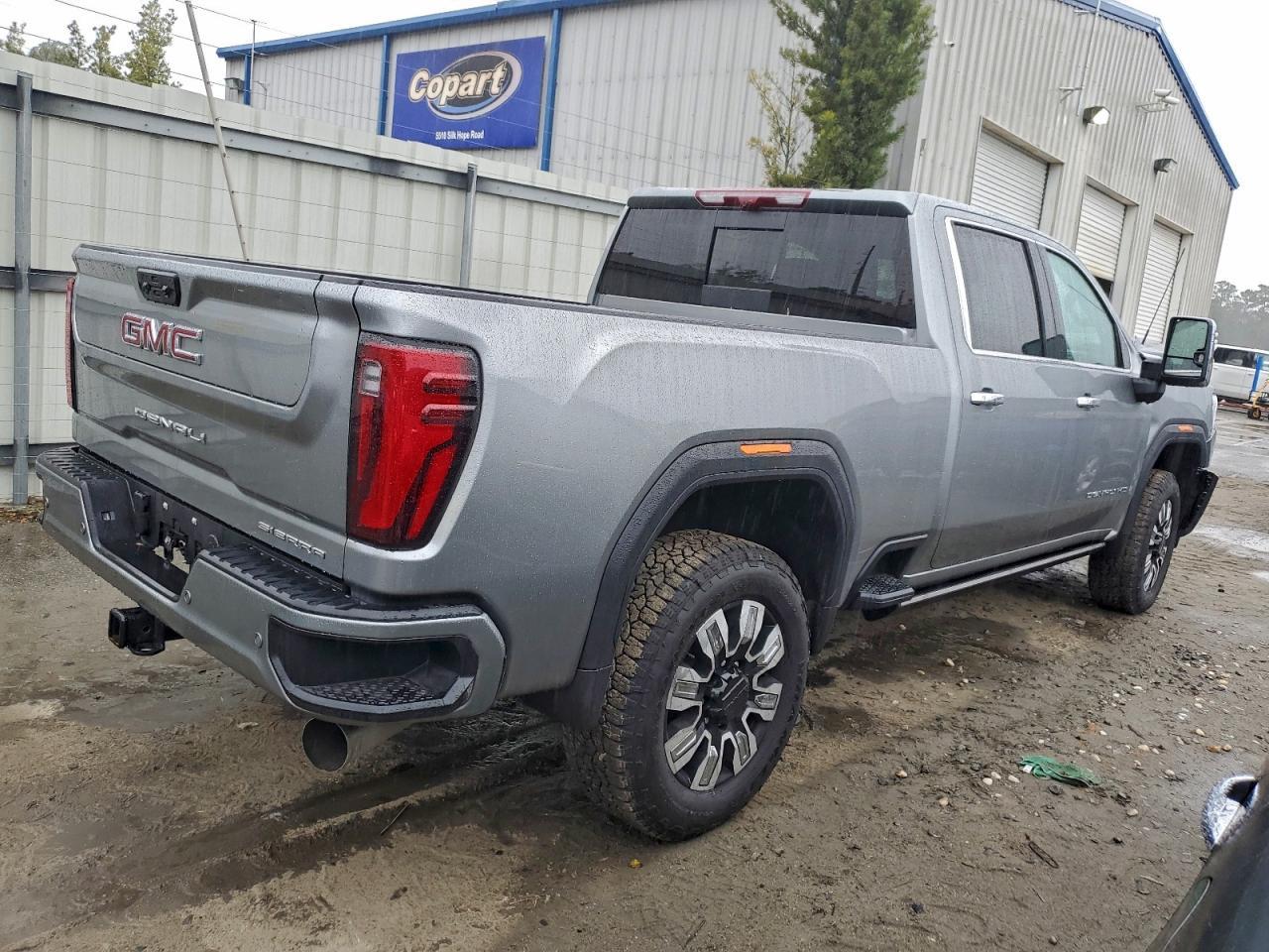 2025 GMC Sierra K2500 Denali - Image 3