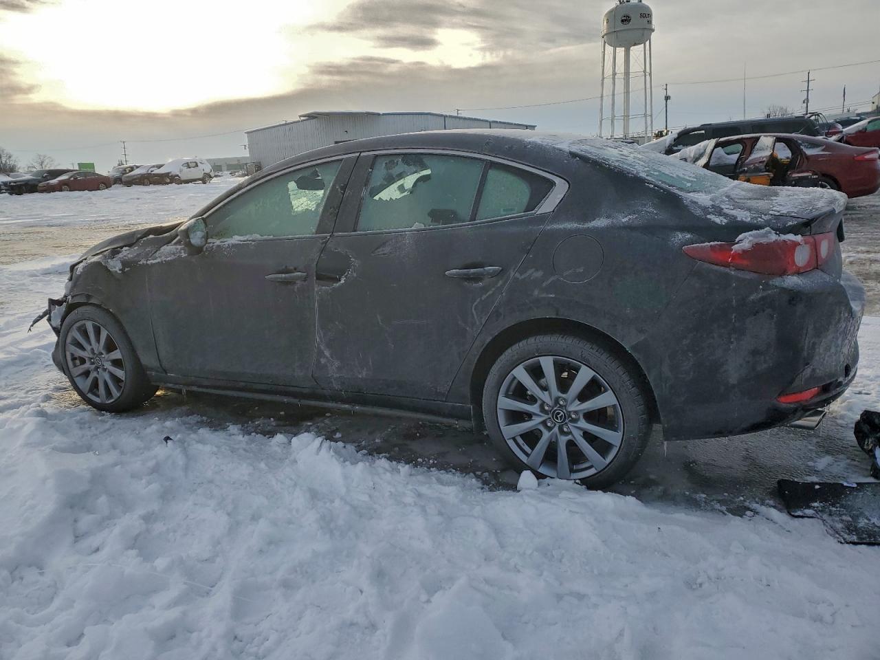 2025 Mazda 3 Preferred - Фото 2