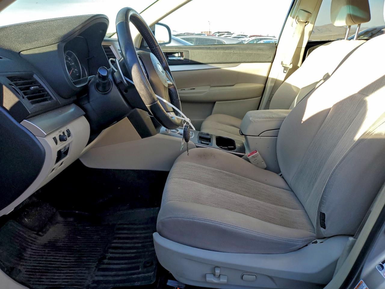 2014 Subaru Outback 2.5I Premium - Image 7