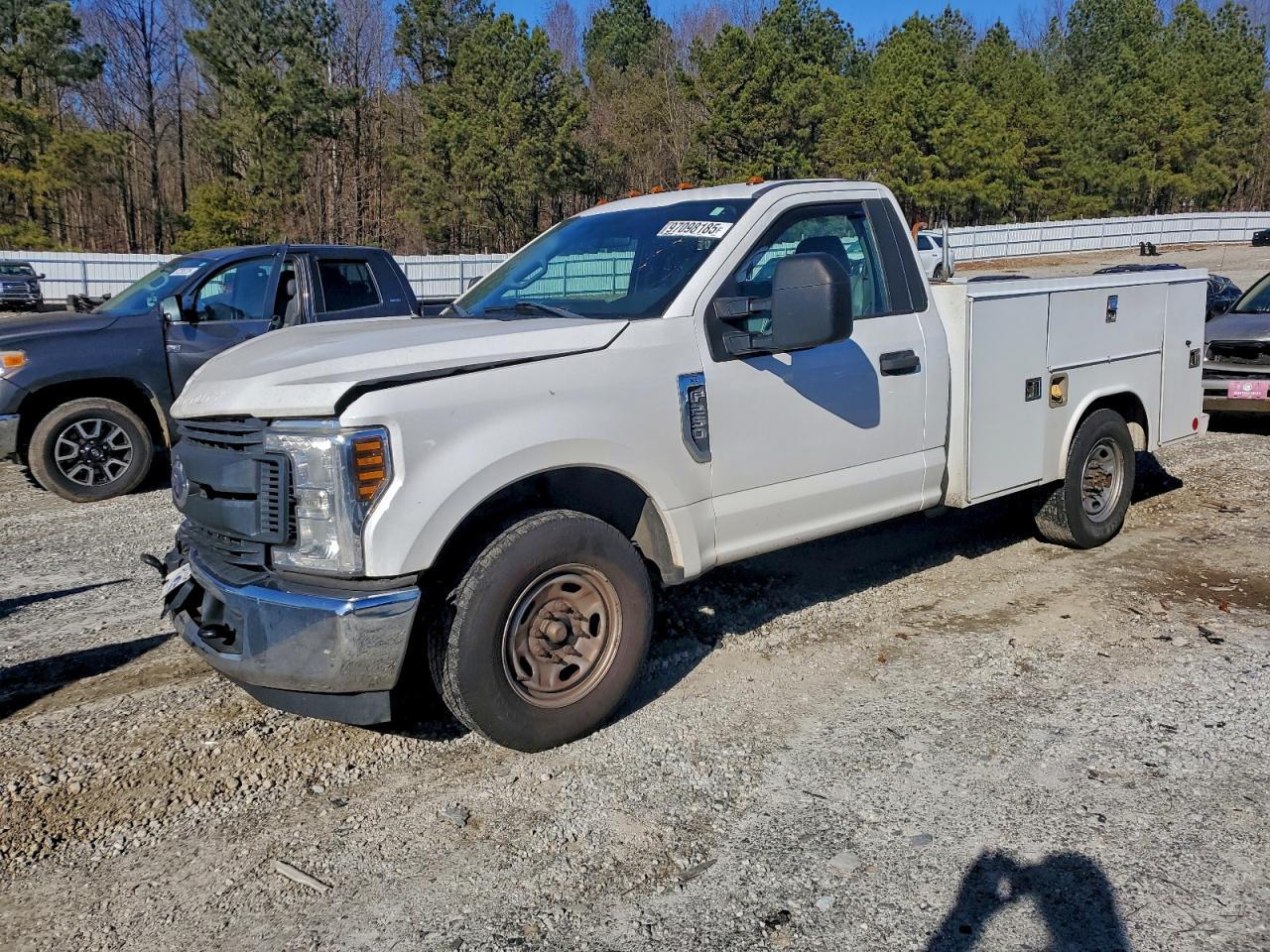 2018 Ford F250 Super Duty Utility / Service Truck