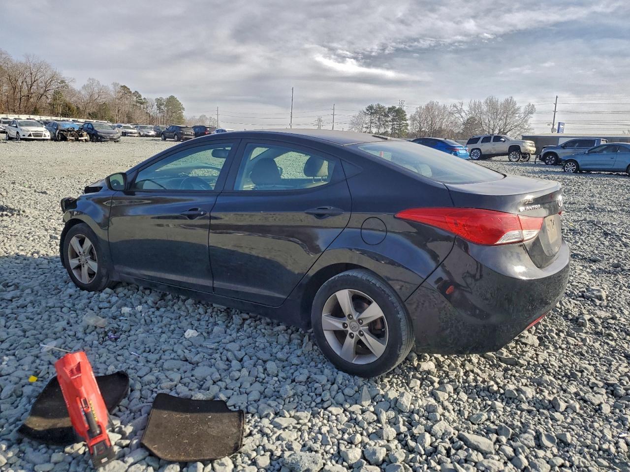 2012 Hyundai Elantra - Image 2