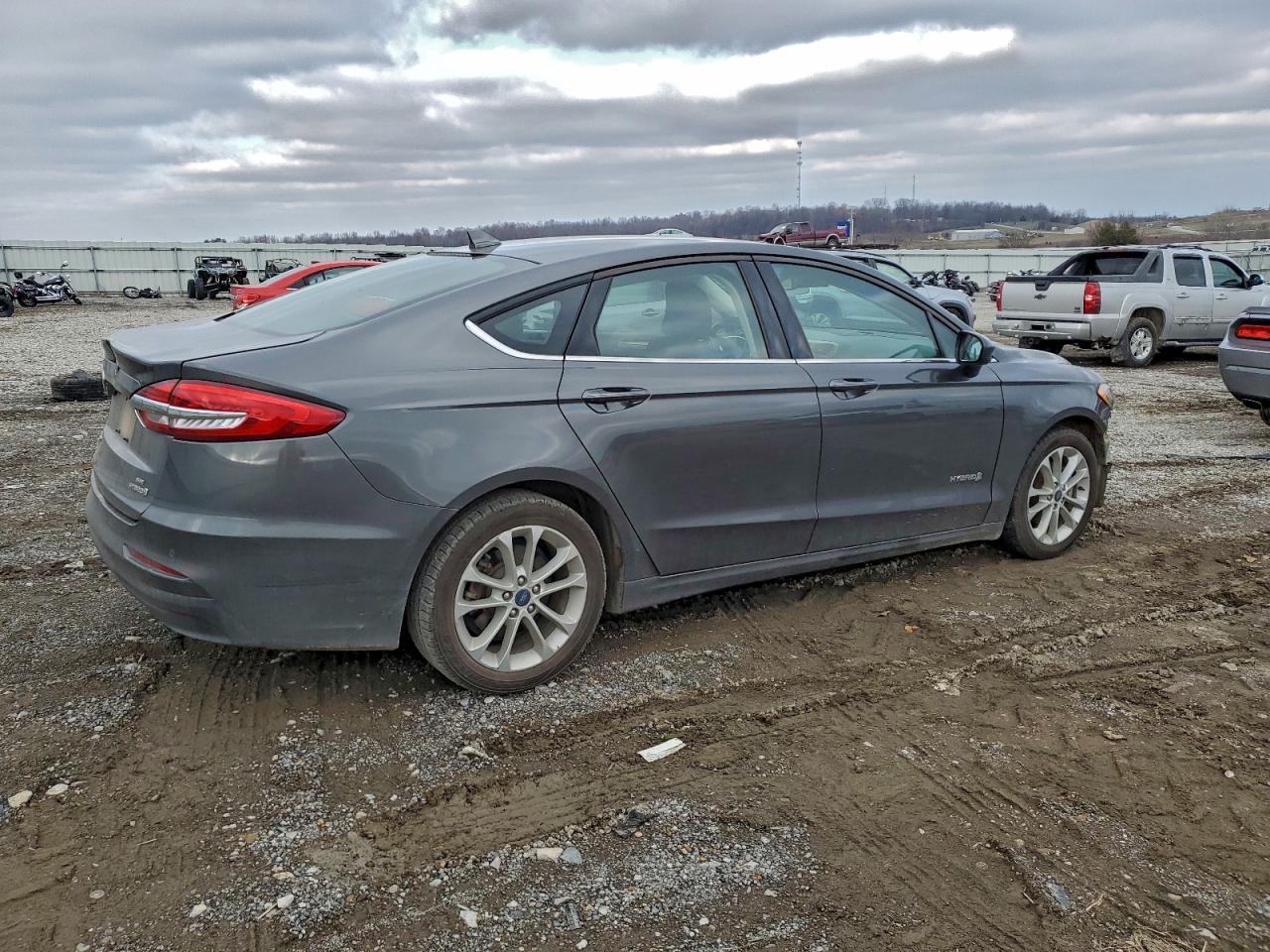 2019 Ford Fusion Se - Фото 3