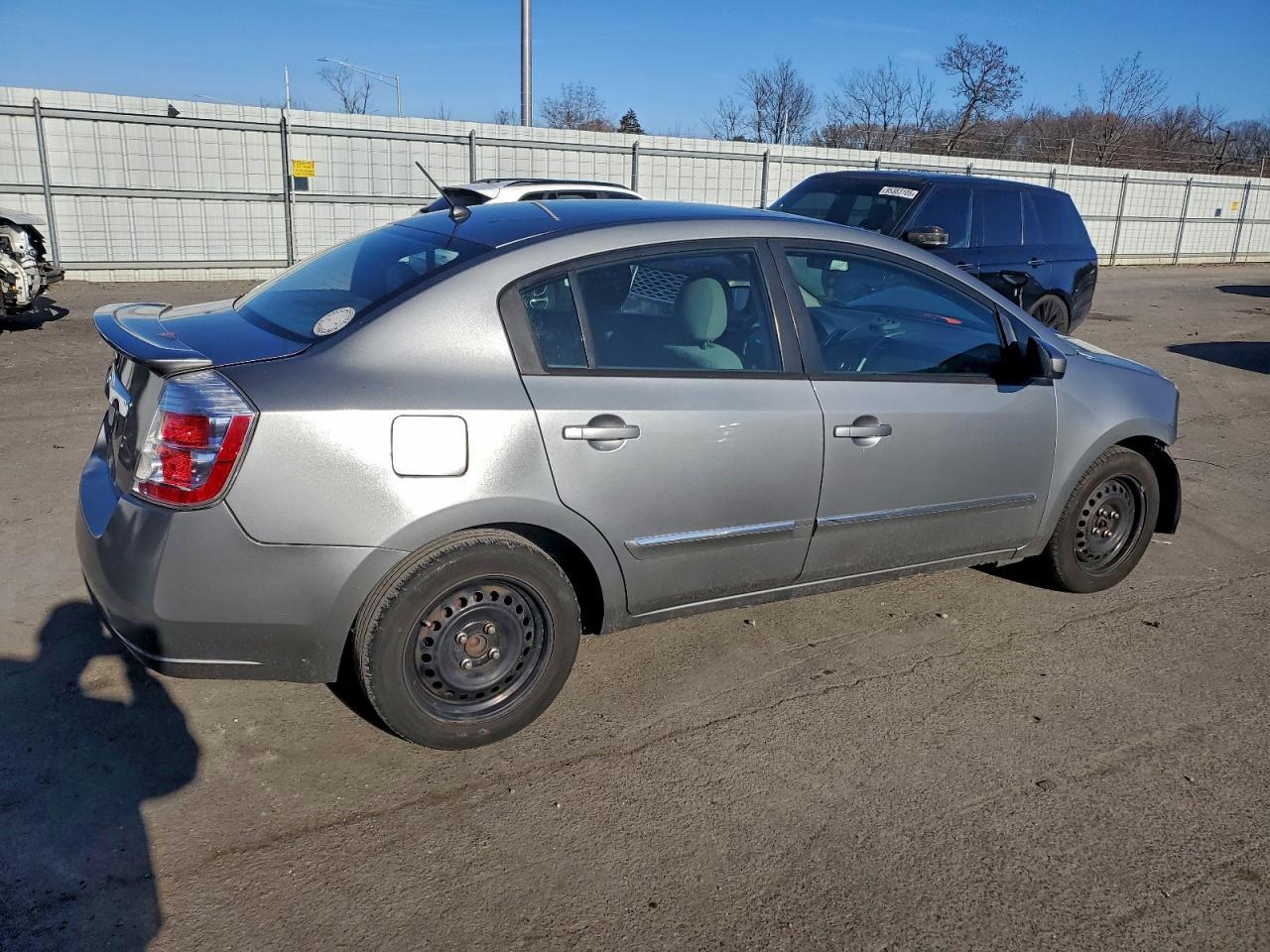 2012 Nissan Sentra 2.0 - Фото 3
