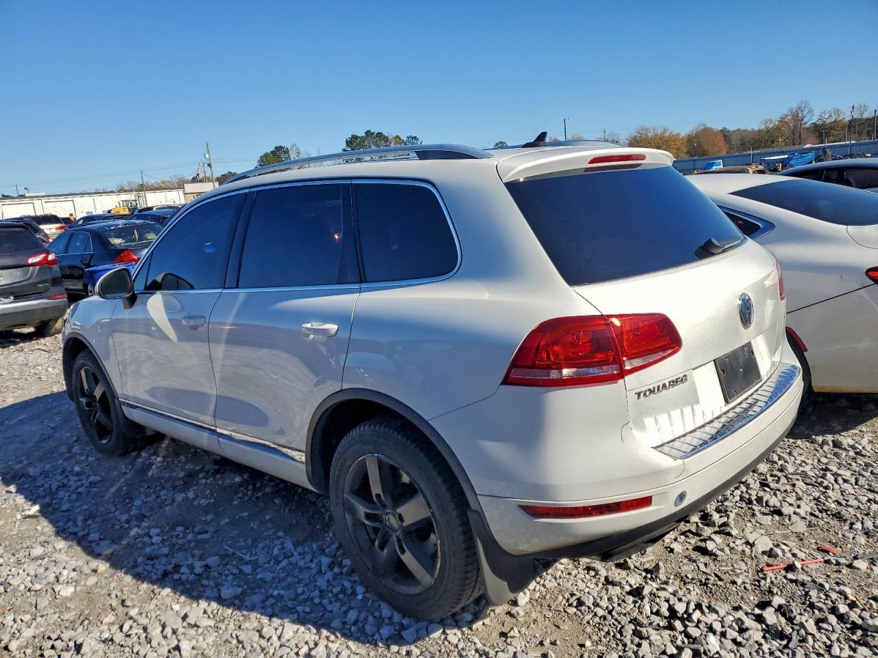 2013 Volkswagen Touareg V6 - Фото 2
