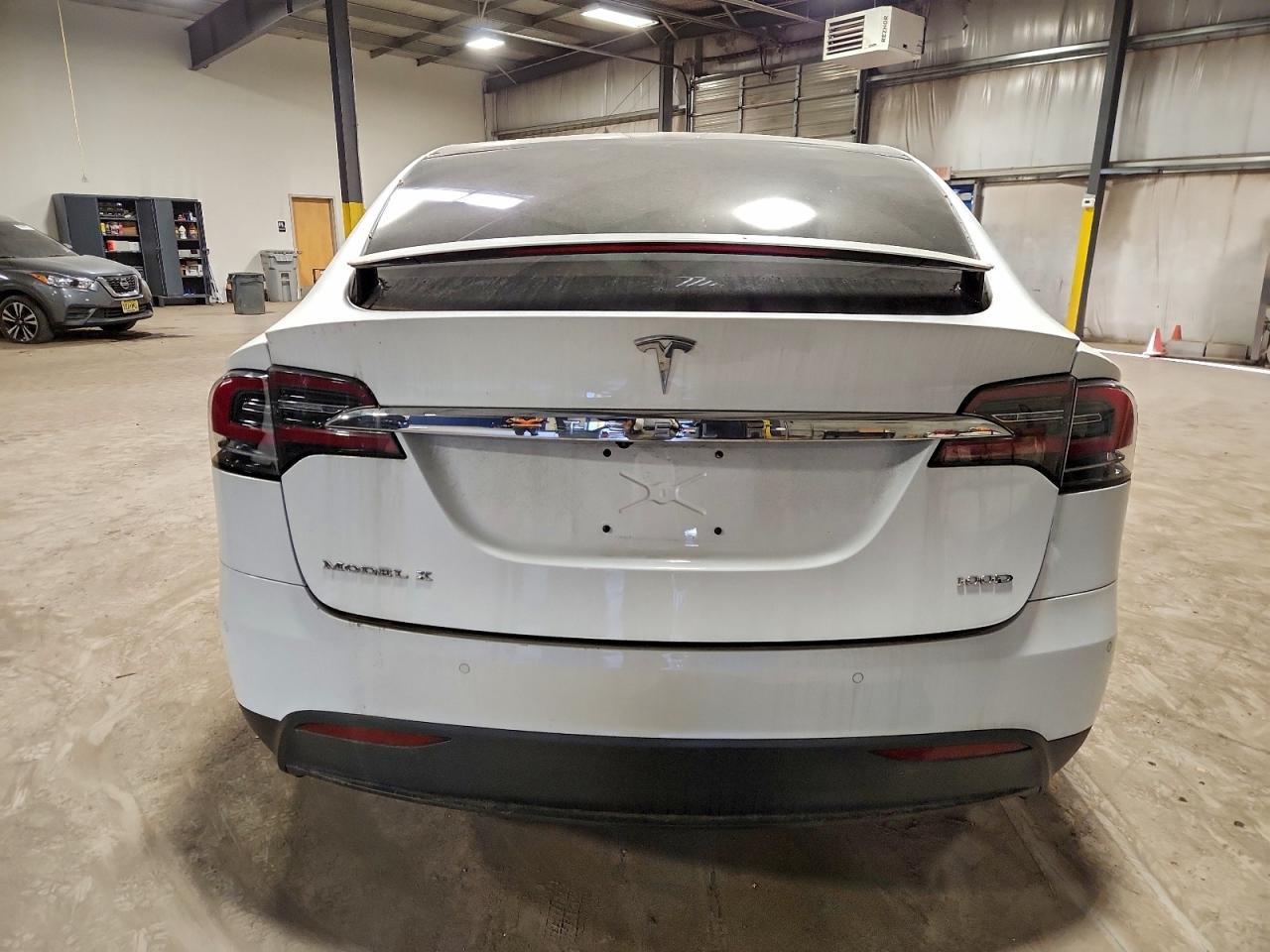 2017 Tesla Model X - Image 6
