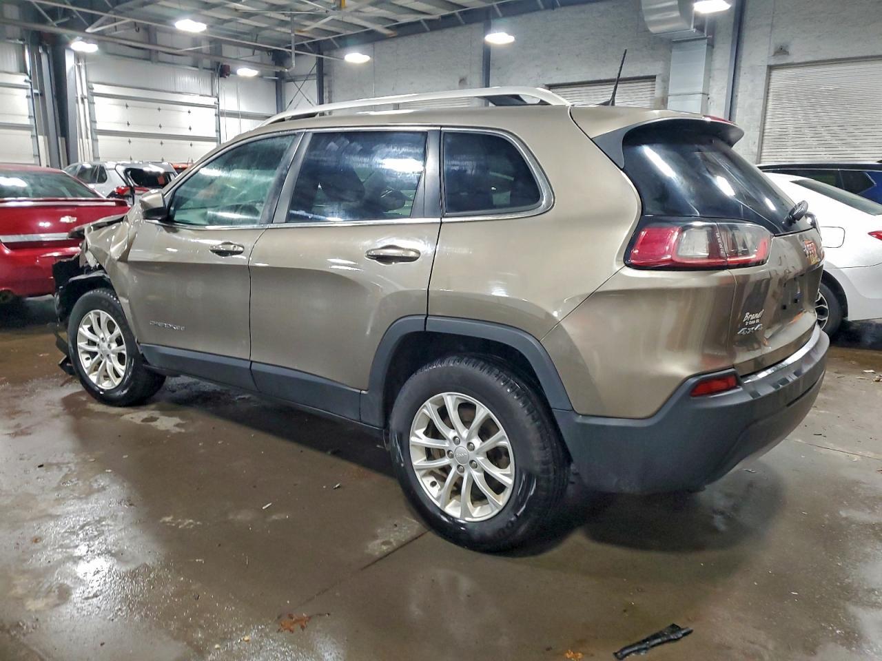 2019 Jeep Cherokee Latitude - Фото 2
