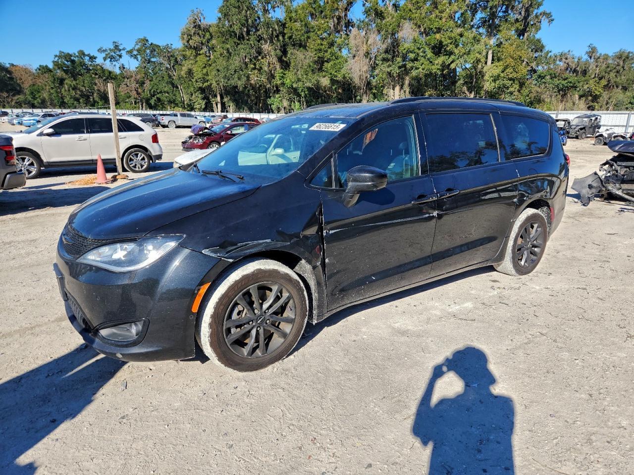 2020 Chrysler Pacifica Touring L