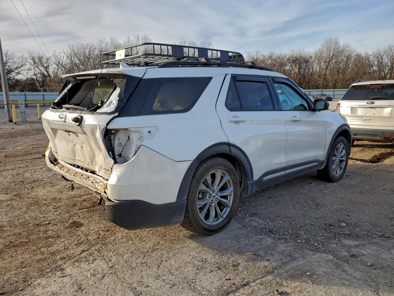 2023 Ford Explorer Xlt - Фото 3