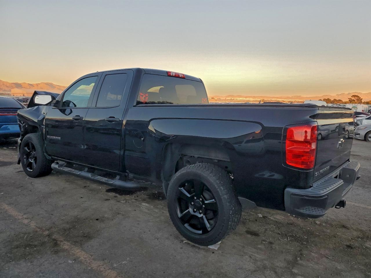 2016 Chevrolet Silverado C1500 - Фото 2