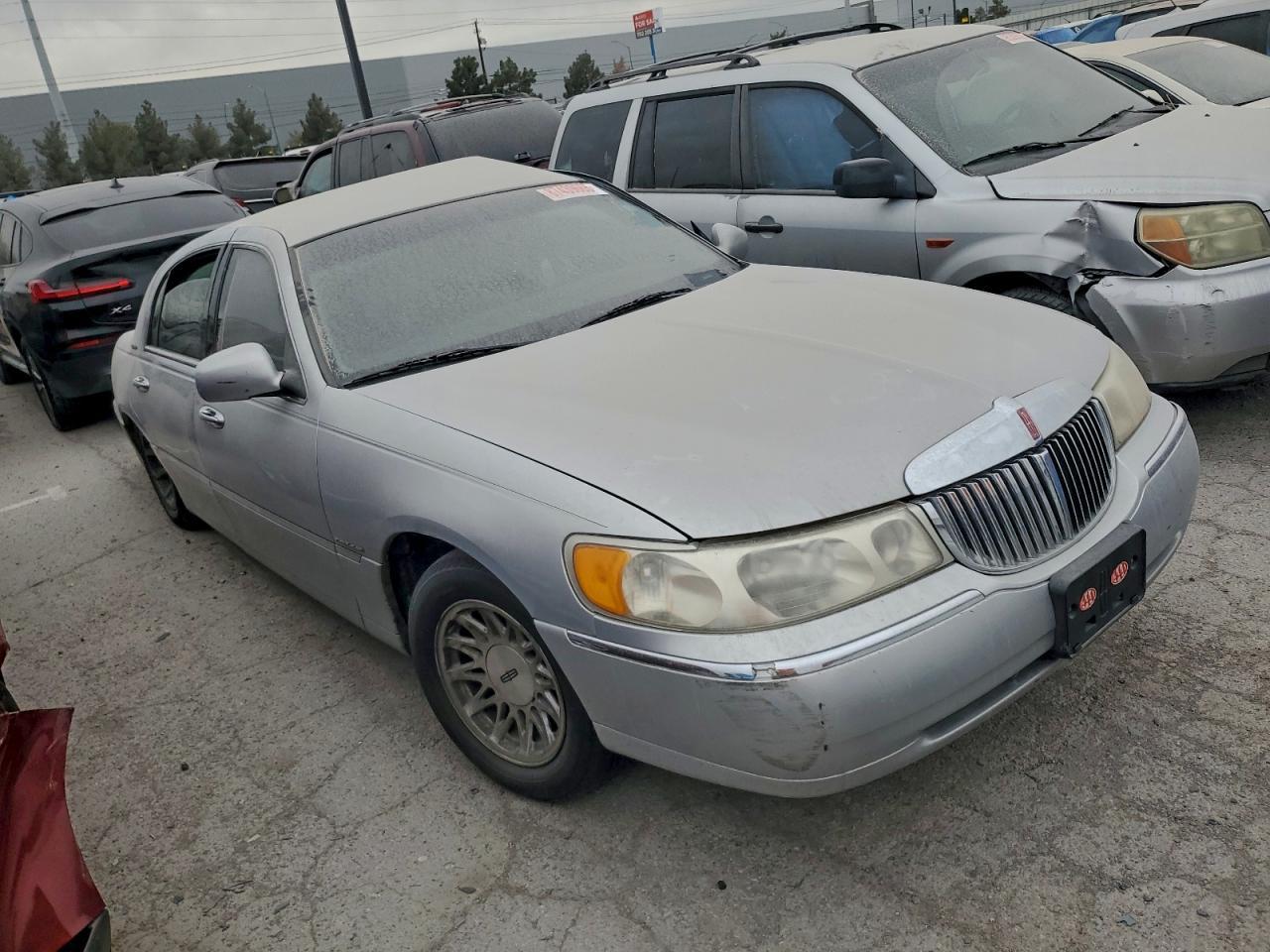 1999 Lincoln Town Car Signature - Фото 4